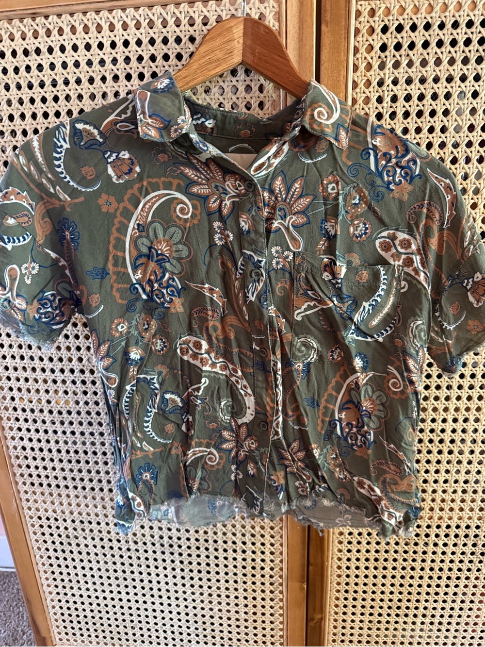 Green Paisley Cropped Shirt